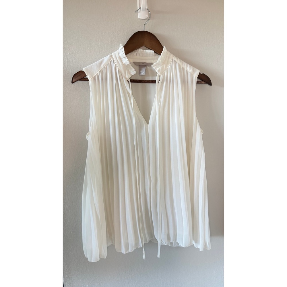 H&M White Pleated Sleeveless Blouse XS Ruffle Neck V Neck Flowy Office Top
